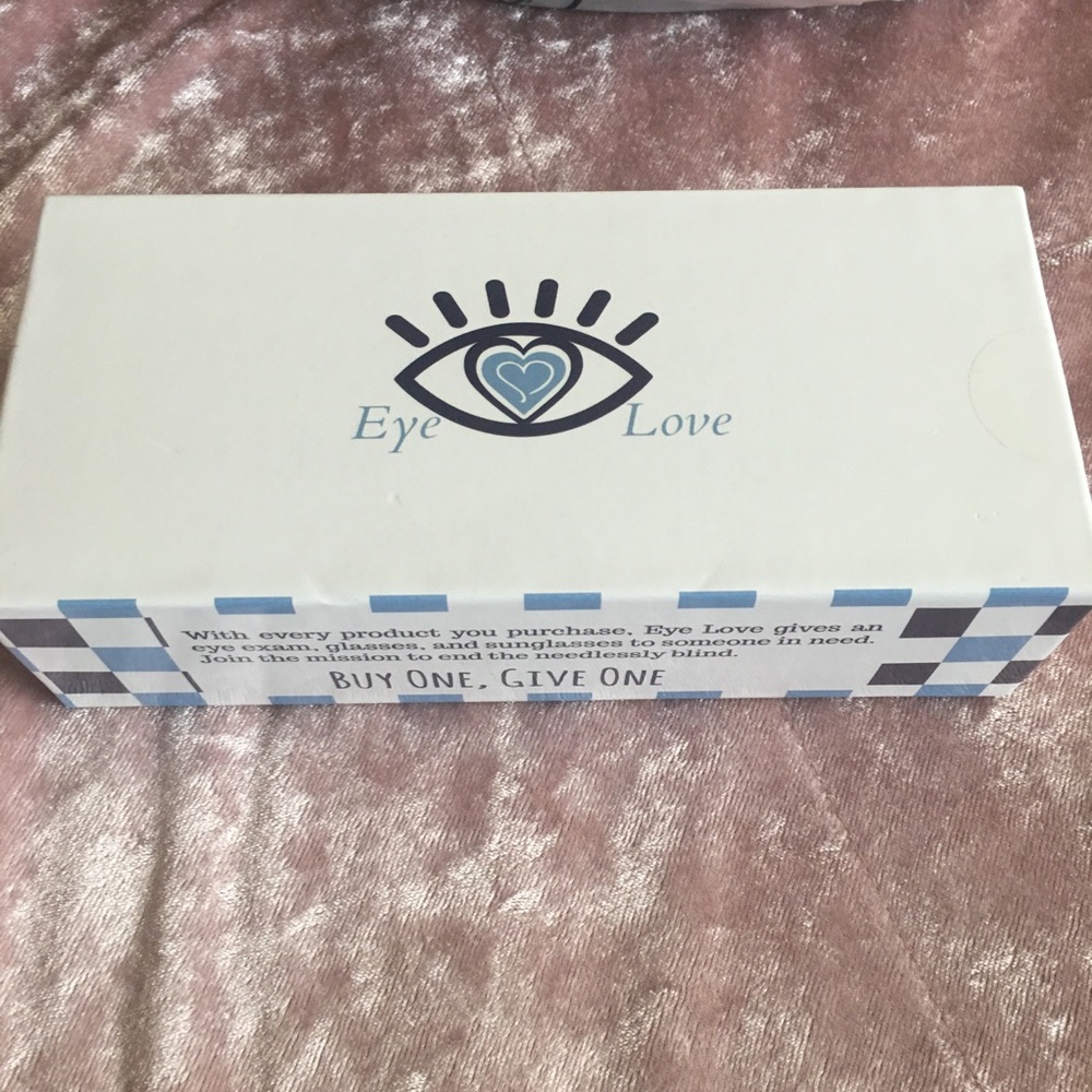 Sunglasses - Picture 2 of 11